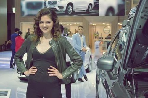 Vẻ đẹp Đông Tây hội tụ tại Vietnam Motor Show 2019