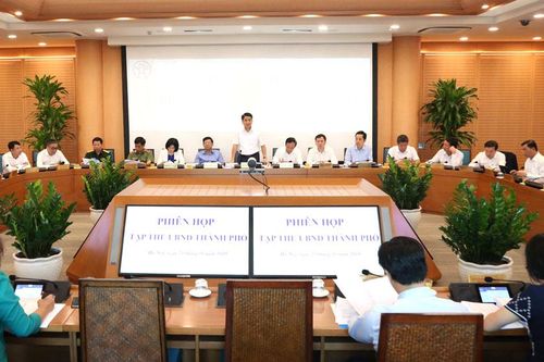 Tập thể UBND TP Hà Nội xem xét, cho ý kiến 11 nội dung quan trọng