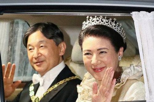 Hoàng hậu Masako xuất hiện rạng rỡ, trở thành trung tâm tiệc chiêu đãi giữa rừng các quan khách và nhiều hoàng gia khác