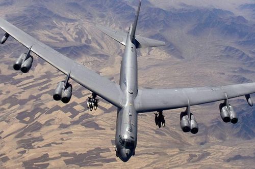 Tiêm kích Su-27 Nga xuất kích chặn máy bay ném bom B-52H Mỹ