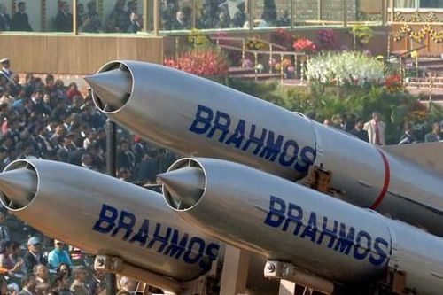 Ấn Độ phóng tên lửa BrahMos giữa lúc căng thẳng leo thang với Pakistan