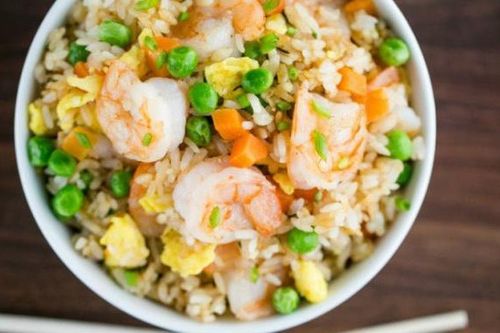 Tự làm cơm chiên tỏi xì dầu ngon chuẩn vị Hàn Quốc