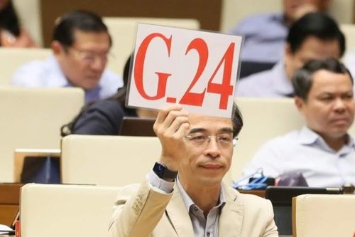 Đại biểu Quốc hội tranh luận công chức hay 'người đánh máy giỏi'