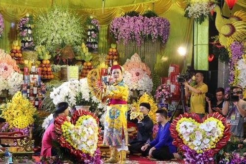 Giao lưu thực hành nghi lễ hầu đồng trong tín ngưỡng thờ Mẫu Tam phủ của người Việt
