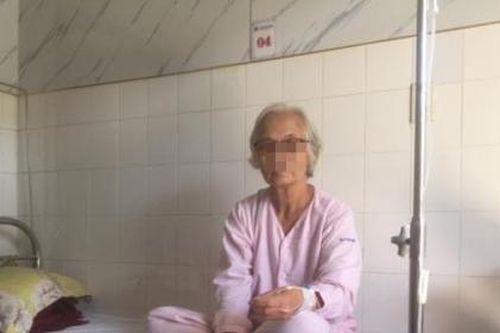 Thừa Thiên Huế: Ăn hồng giòn, một cụ bà nguy kịch vì loét dạ dày
