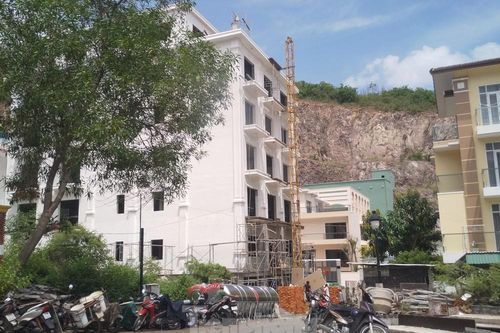 Bất chấp bị cưỡng chế, khu biệt thự Ocean View Nha Trang vẫn vô tư xây dựng