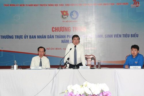 Chủ tịch UBND TPHCM: 'Bạn trẻ cứ thỏa sức nêu ý tưởng, tìm đáp số cho thành phố'