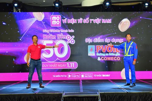 Dùng ví MoMo mua xăng dầu của PVOIL được hoàn tiền đến 50%