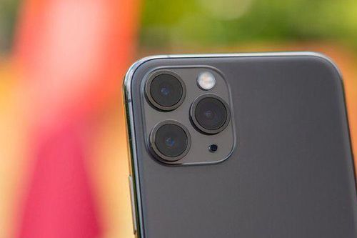 Video ca nhạc quay bằng iPhone 11 Pro hút 13 triệu lượt xem trong vài giờ