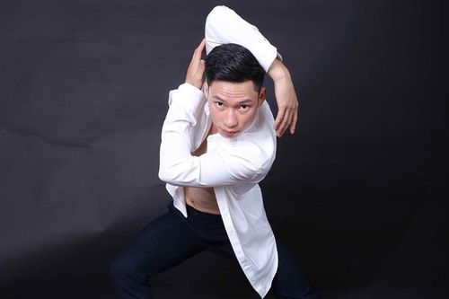 Chàng trai Thái thành thủ khoa kép ngành múa