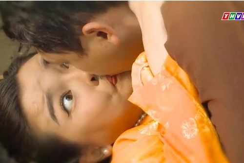 Cao Thái Hà phản hồi khi bị chê diễn đuối sức, một màu trong 'Tiếng sét trong mưa'