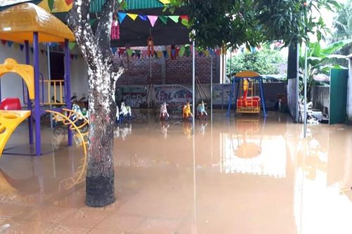 Mưa lớn gây ngập lụt một số huyện miền núi ở Nghệ An