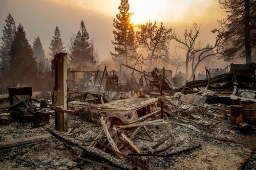 Mỹ: Đống tro tàn một năm sau cháy rừng tại bang California