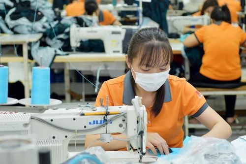 'Công nhân quá khổ, đang bán kiệt sức lao động của mình!'