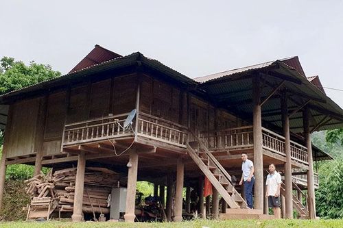 Những lá đơn xin tự nguyện thoát nghèo