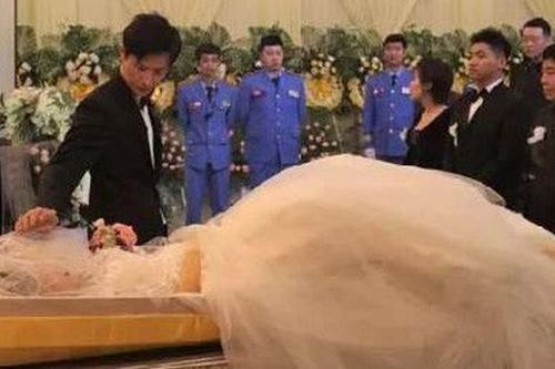 Xót xa đám cưới kiêm tang lễ của cô dâu ung thư