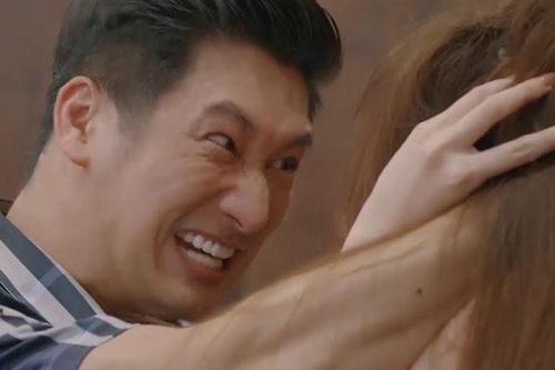'Hoa hồng trên ngực trái' tập 24: Trà bị Thái đánh tàn bạo