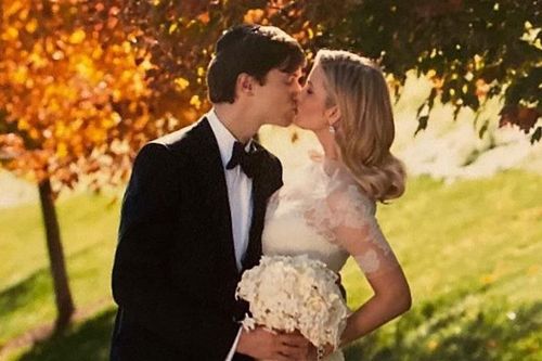 Ivanka Trump hiếm hoi đăng ảnh hôn chồng, kỷ niệm 10 năm ngày cưới