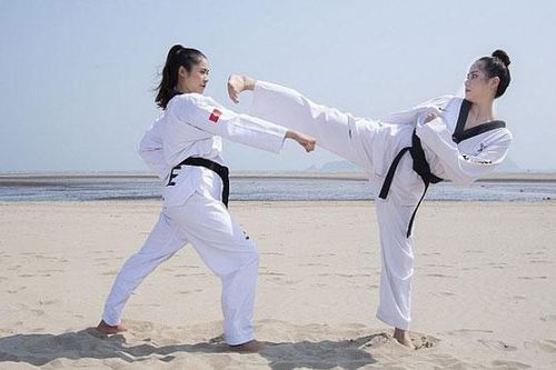 Mải chê Hoàng Hạnh hát dở, khán giả đã quên mất nhiều tài năng đáng nể của cô