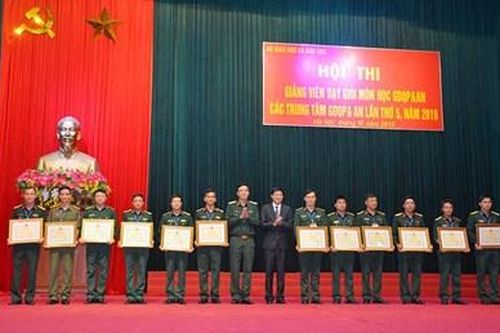 Bế mạc Hội thi giảng viên dạy giỏi môn học Giáo dục quốc phòng và an ninh lần thứ 5
