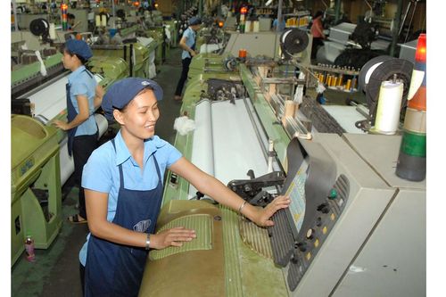 Đủ cách hành doanh nghiệp