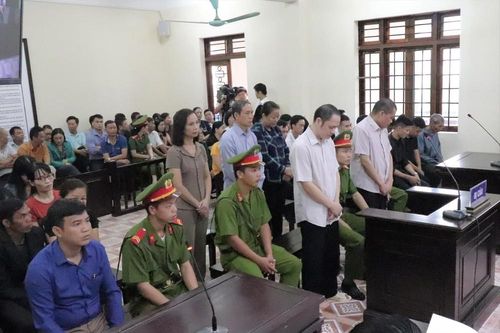Hôm nay tuyên án gian lận thi cử Hà Giang: Nâng điểm 106 thí sinh để 'tạo phúc'?
