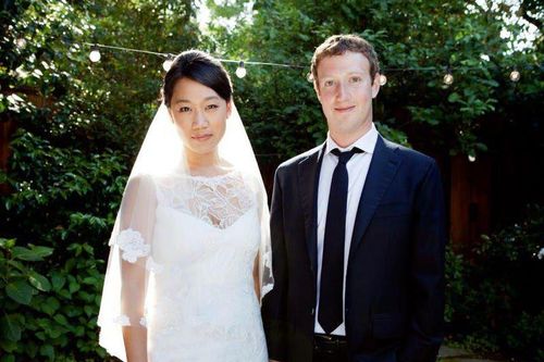 Những điều thú vị về mối tình đẹp kéo dài 16 năm giữa Mark Zuckerberg và vợ