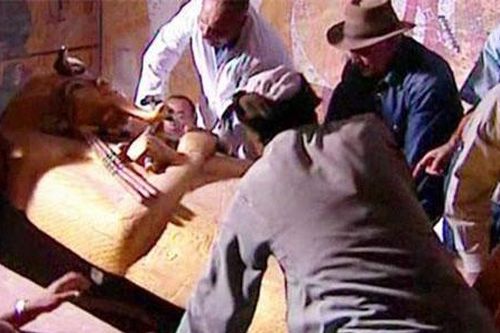6 nhà khảo cổ học chết bí ẩn sau khi mở quan tài cổ đại