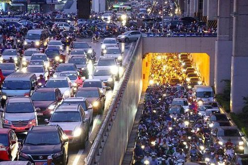 Hà Nội lấy ý kiến về phân vùng hạn chế xe máy và thu phí ô tô vào nội đô