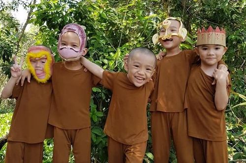 5 chú tiểu thi Thách thức danh hài ít ngày trước khi nơi ở bị đập phá