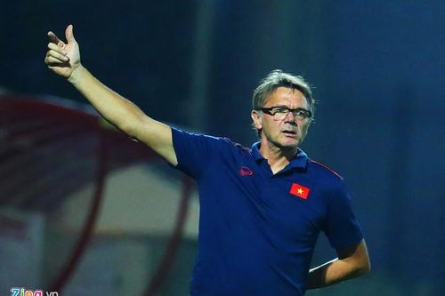 HLV Troussier hài lòng khi U19 Việt Nam thắng Sarajevo