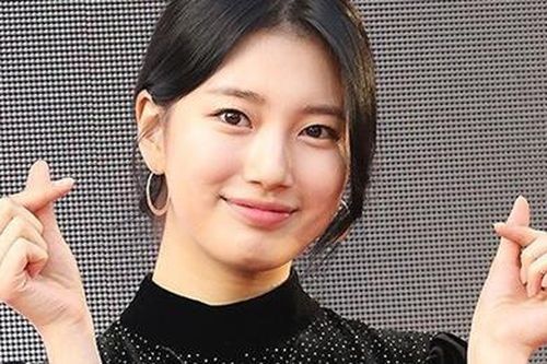 Tình đầu quốc dân Suzy bị cộng thêm vài tuổi khi diện cây đen
