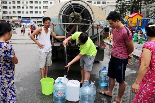 Từ vụ nước sạch sông Đà nhiễm dầu: Lấp lỗ hổng, bảo đảm an ninh nguồn nước