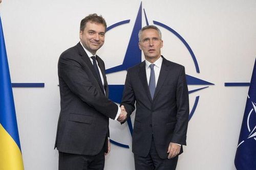 Bộ trưởng Quốc phòng Ukraine đề xuất mở rộng hợp tác với NATO