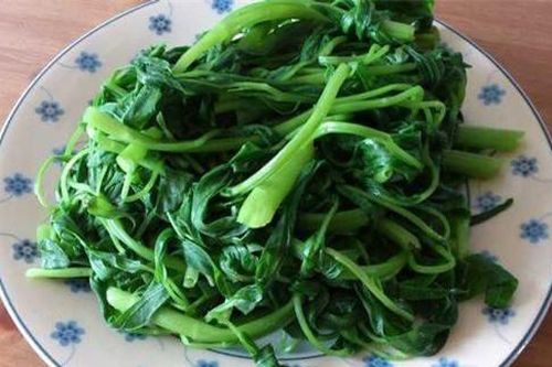 Bỏ chất bổ, rước chất độc khi luộc rau sai cách