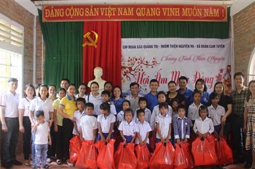 Gần 35 triệu đồng hỗ trợ học sinh và nạn nhân da cam tại huyện Cam Lộ