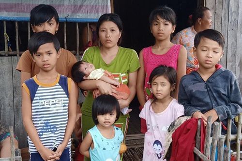 7 đứa trẻ thoát khỏi căn nhà bốc cháy