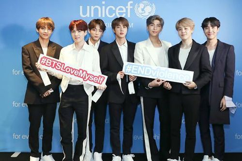 Cơ hội nhận vòng tay BTS miễn phí nhân hai năm chiến dịch chống bạo lực Love Myself