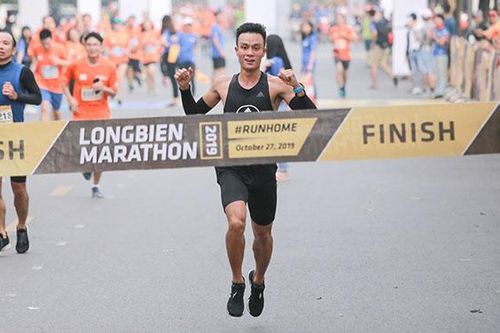 Gần 6.000 VĐV tham dự Longbien Marathon 2019