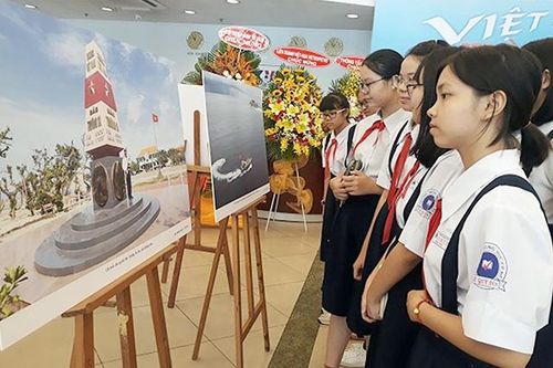 Triển lãm ảnh 'Việt Nam - Nhìn từ biển'