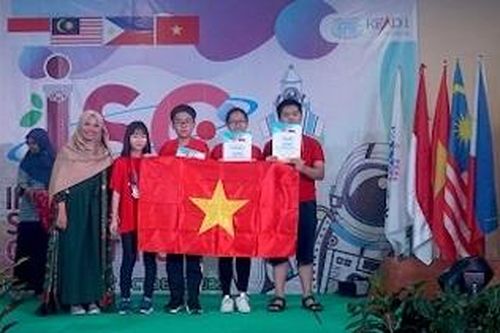 Học sinh Việt Nam đoạt bốn huy chương vàng kỳ thi Khoa học quốc tế ISC