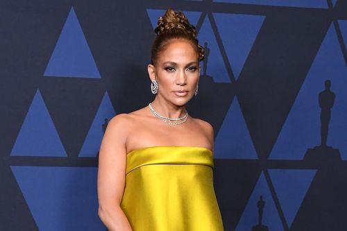 Jennifer Lopez và dàn mỹ nhân mặc gợi cảm trên thảm đen