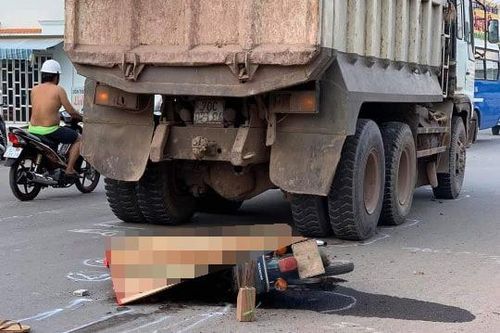 Chạy tạt ngang đầu xe ben, nam thanh niên bị cán tử vong