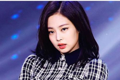 Jennie Blackpink khiến fan 'lụi tim' vì lần đầu tiên để tóc ngắn