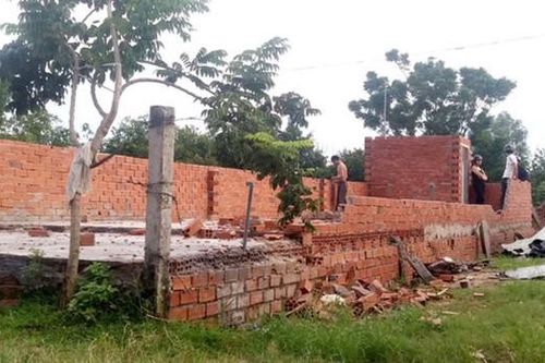 Cưỡng chế tháo dỡ các công trình vi phạm xây dựng