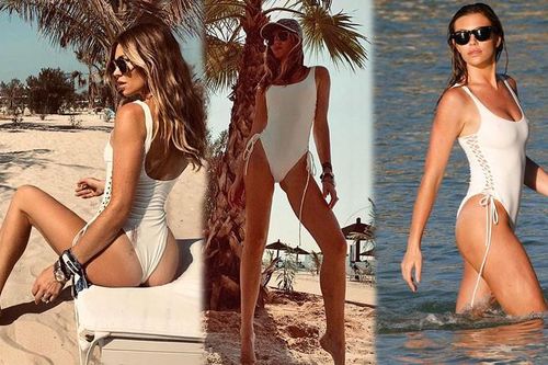 Thân hình của siêu mẫu Abbey Clancy vẫn chuẩn 'từng cm' dù đã 4 lần sinh nở