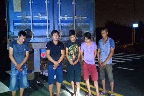 Nhóm trộm hàng container ngã giá 'chung chi' khi bị bắt