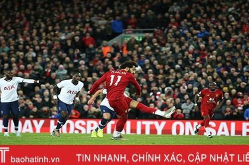 Salah ghi bàn trên chấm 11m, Liverpool ngược dòng đánh bại Tottenham