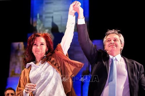 Thủ lĩnh liên minh trung tả Alberto Fernandez đắc cử tổng thống Argentina