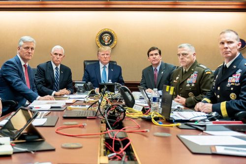 Tấm ảnh Tổng thống Trump cùng các tướng lĩnh xem trực tiếp vụ đột kích thủ lĩnh IS là giả?